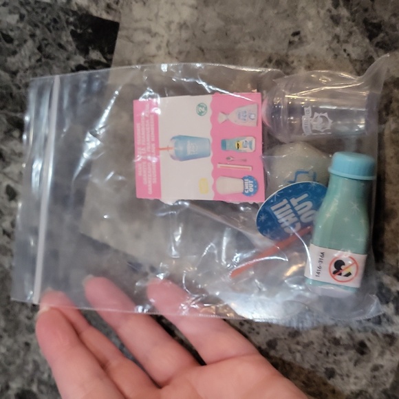 Miniverse Make It Mini Cafe Blue Razz Slushie - Picture 5 of 5